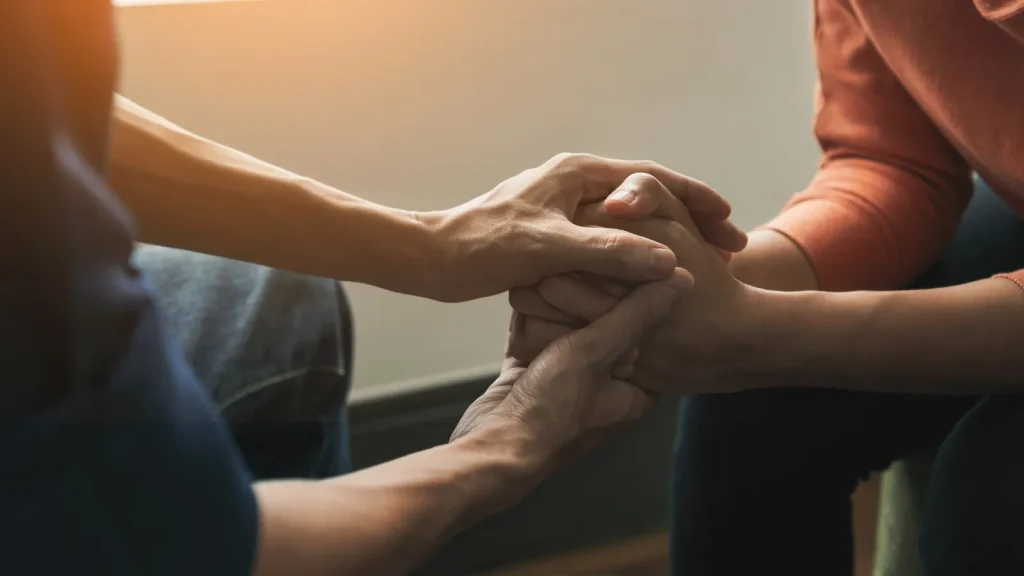 Relación terapéutica basada en la escucha y la confianza entre paciente y profesional de salud